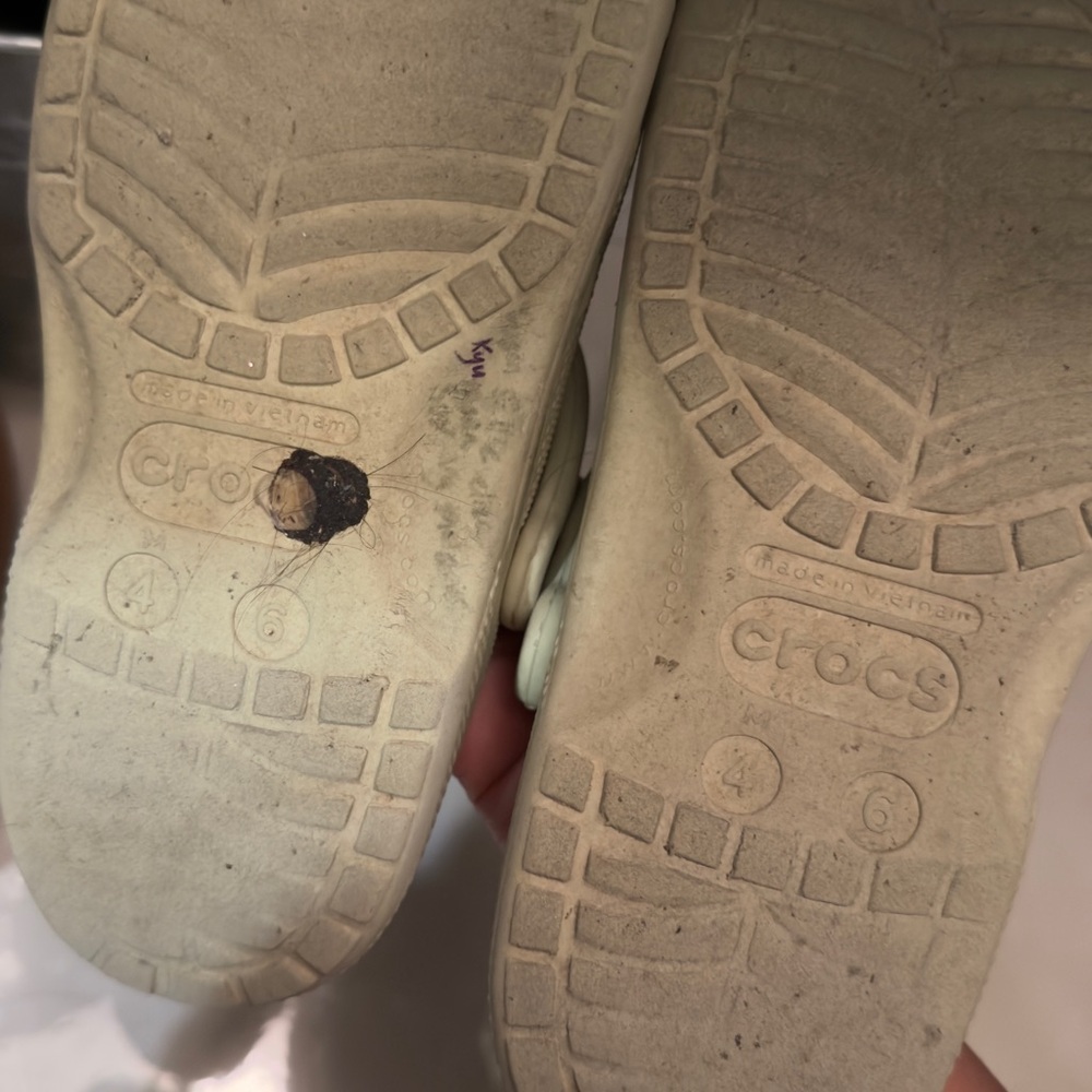 CROCS Off-White Clogs